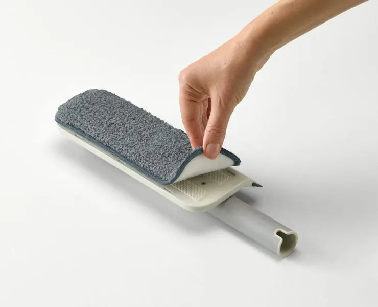 Joseph Joseph CleanTech 2-in-1 glass cleaning squeegee
