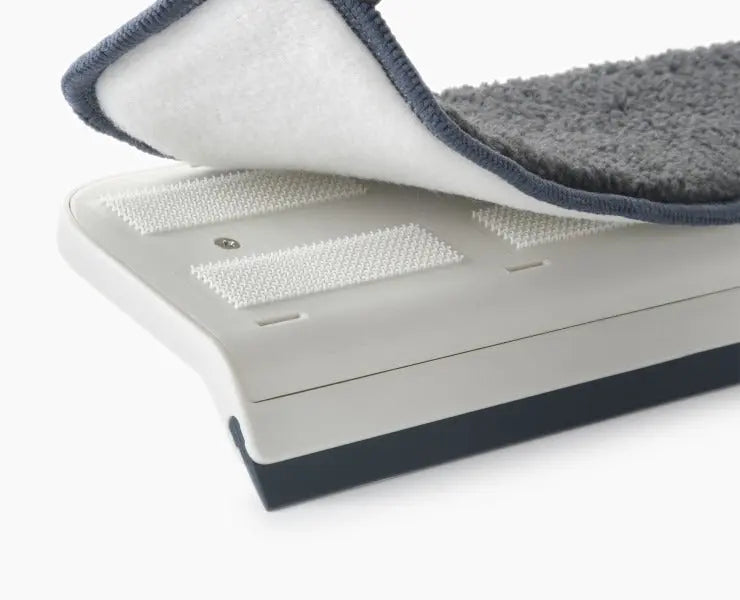 Joseph Joseph CleanTech 2-in-1 glass cleaning squeegee
