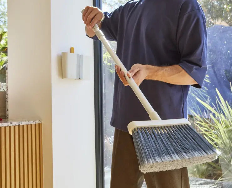 Joseph Joseph CleanTech Wall-Mounted Broom