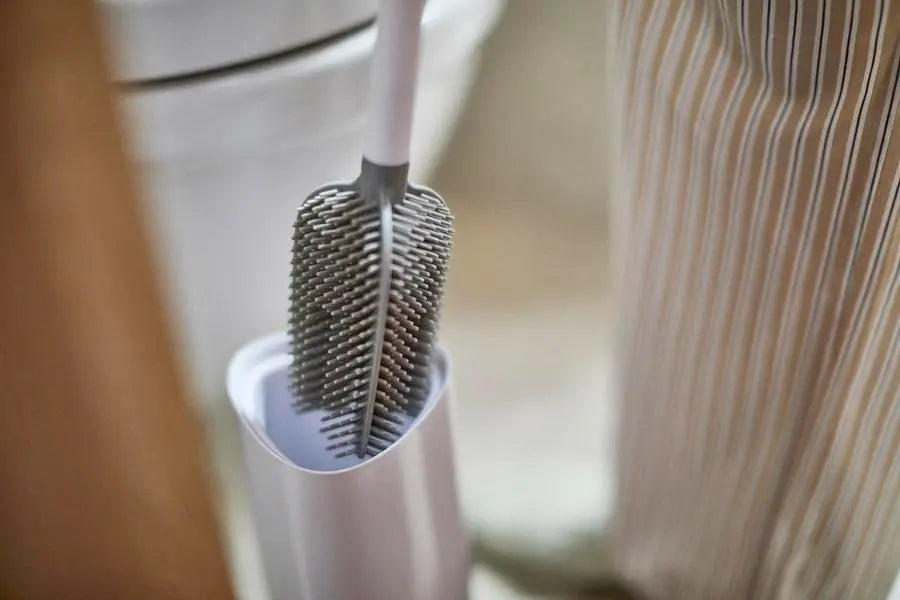 Joseph Joseph Flex 360 Toilet Brush - White