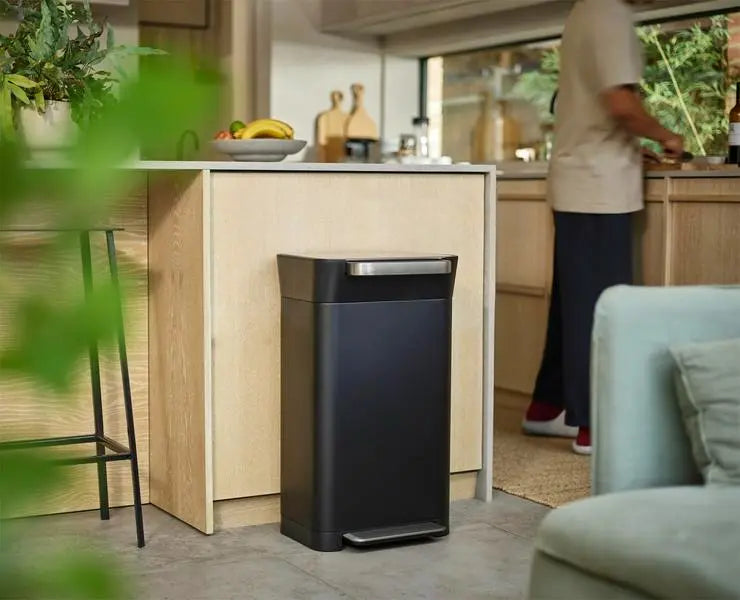 Joseph Joseph Titan 30 (Carbon Black)