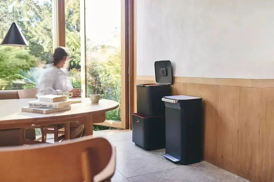 Joseph Joseph Titan 30 (Carbon Black)  Bins & Liners