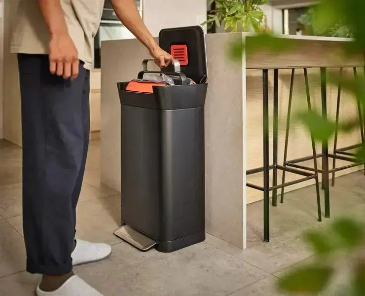 Joseph Joseph Titan 30 (Carbon Black)  Bins & Liners