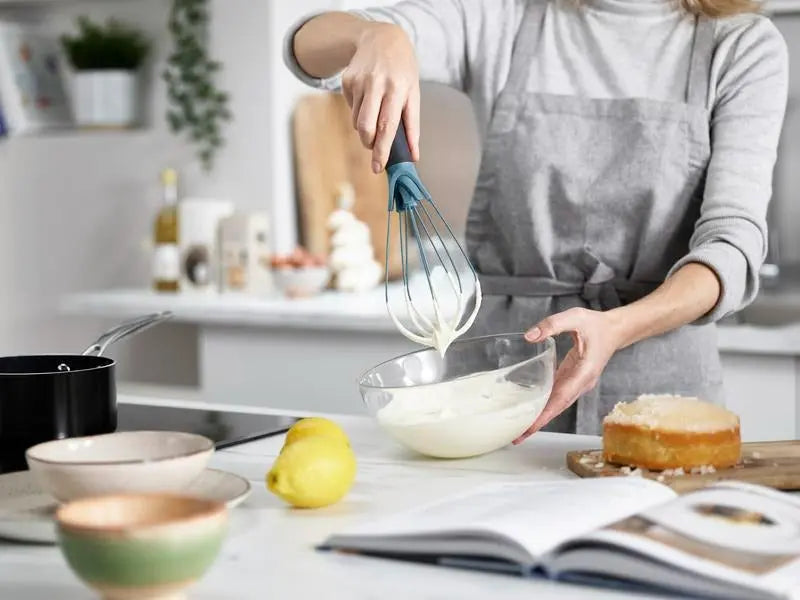 Joseph Joseph Twist Whisk - Sky