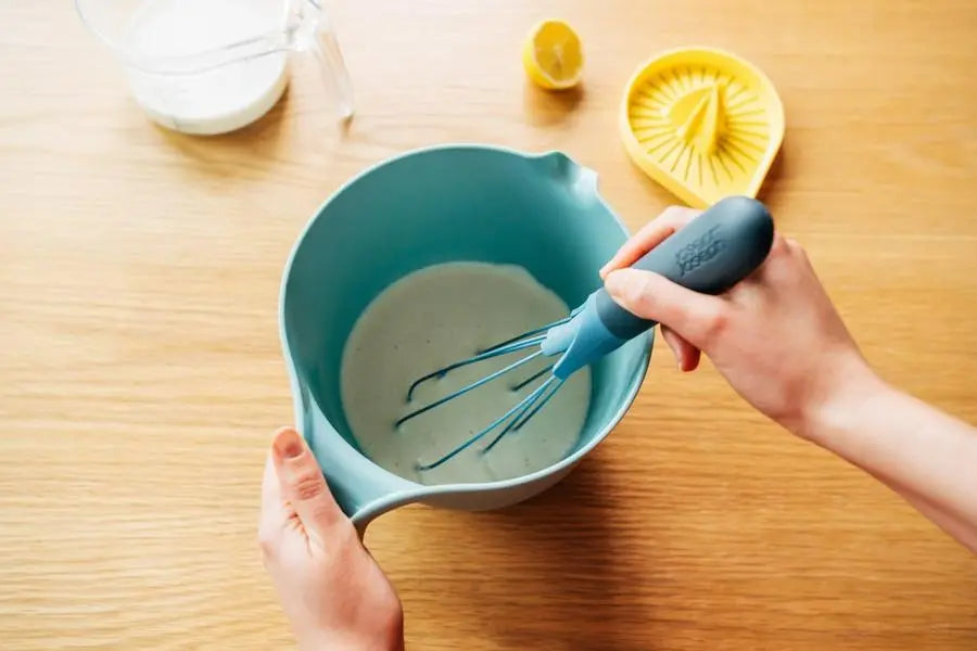 Joseph Joseph Twist Whisk - Sky